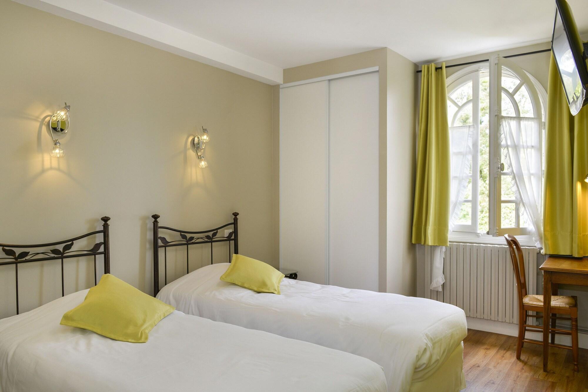 Logis Manoir De La Giraudiere Beaumont-en-Véron Exteriér fotografie