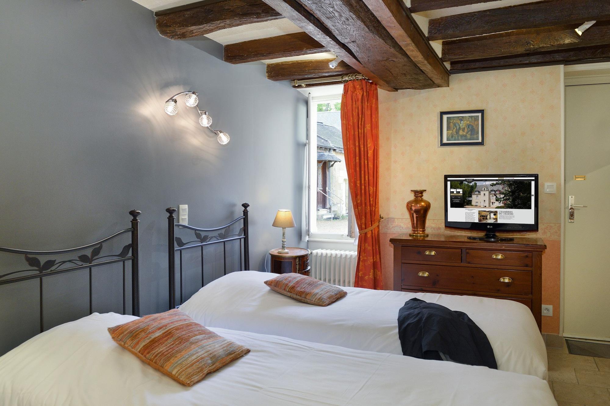 Logis Manoir De La Giraudiere Beaumont-en-Véron Exteriér fotografie