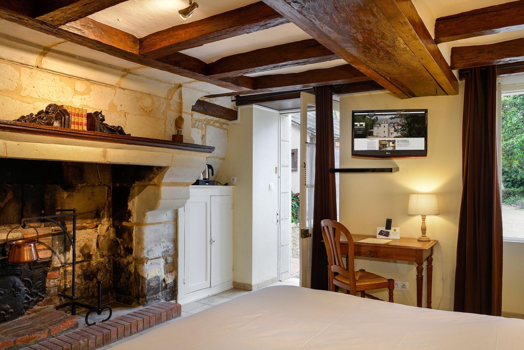 Logis Manoir De La Giraudiere Beaumont-en-Véron Exteriér fotografie