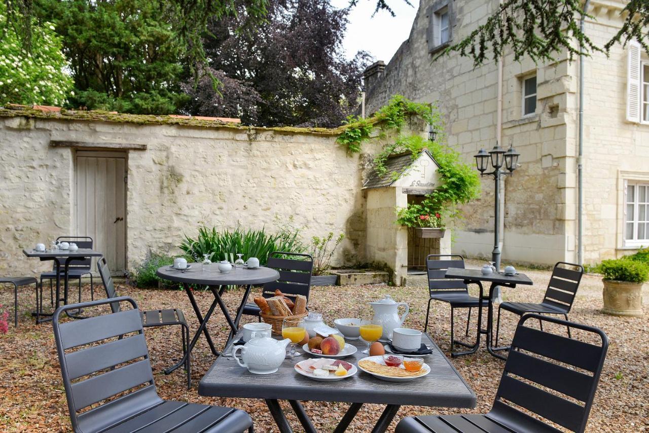 Logis Manoir De La Giraudiere Beaumont-en-Véron Exteriér fotografie