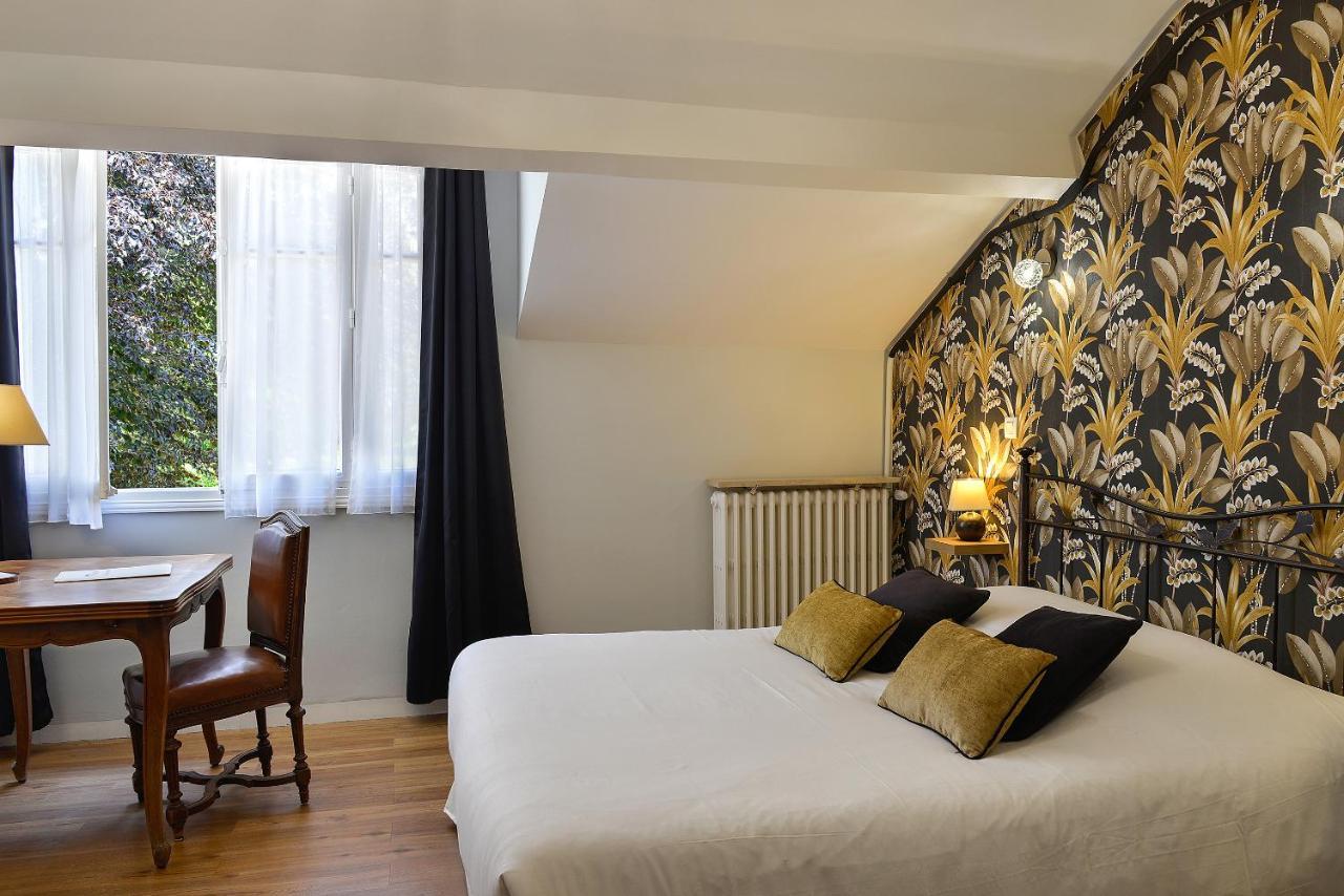 Logis Manoir De La Giraudiere Beaumont-en-Véron Exteriér fotografie